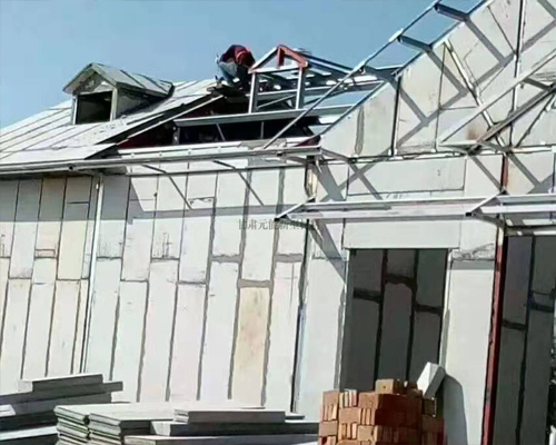 輕質(zhì)節(jié)能復(fù)合墻板