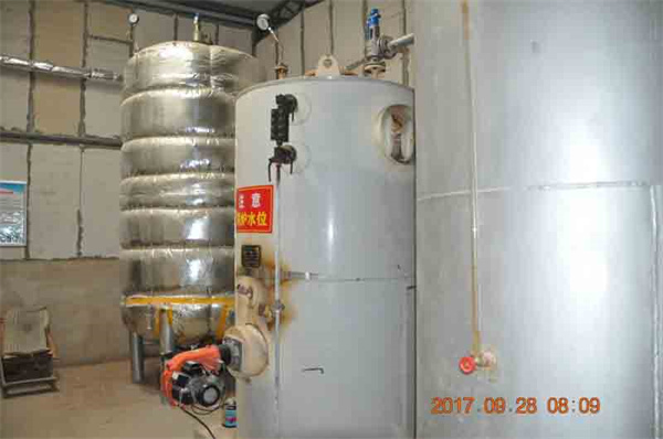 生產(chǎn)設(shè)備-發(fā)泡機(jī)